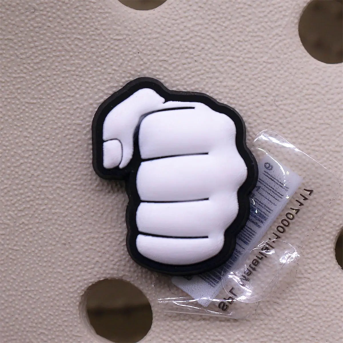 1PC Black & White PVC Shoe Charms – Skull, Ghost & Taichi Shoe Decorations, Shoe Buckle Accessories for Customization & Gifts