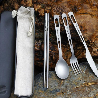 Juego de cubiertos de titanio puro – Juego portátil de cuchillo, tenedor, cuchara y palillos para acampar, hacer senderismo, comer al aire libre, pícnic y uso diario