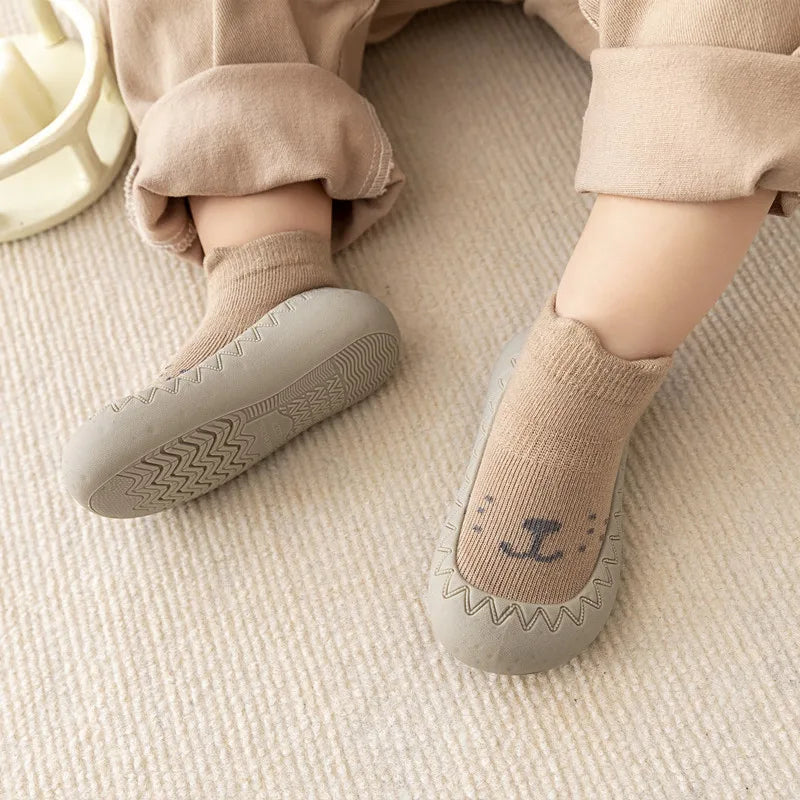 Zapatos y calcetines primeros pasos para bebés – Bonitas zapatillas de dibujos animados para bebés con suela de goma suave para niños y niñas