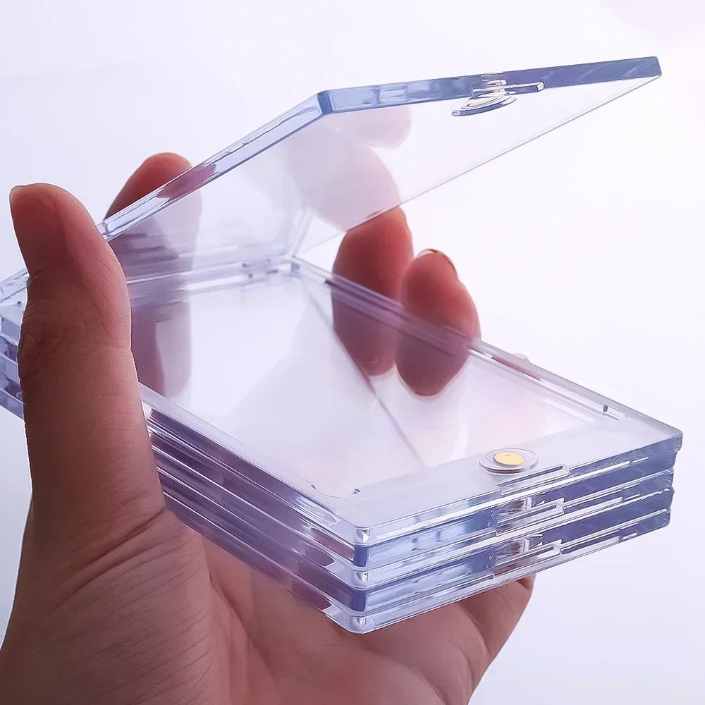 Ensemble de supports pour cartes à collectionner Pokémon – Présentoir magnétique triangulaire en acrylique avec protection étanche pour cartes de collection