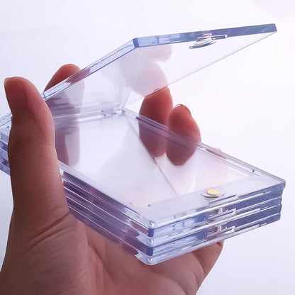 Ensemble de supports pour cartes à collectionner Pokémon – Présentoir magnétique triangulaire en acrylique avec protection étanche pour cartes de collection