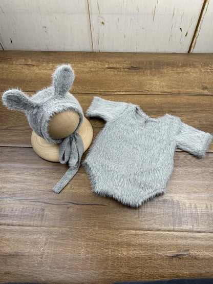 Newborn Photography Props Set – Knitted Rabbit Doll Outfit with Baby Cosplay Glasses, Cute Infant Photoshoot Accessories & Photo Studio Decor