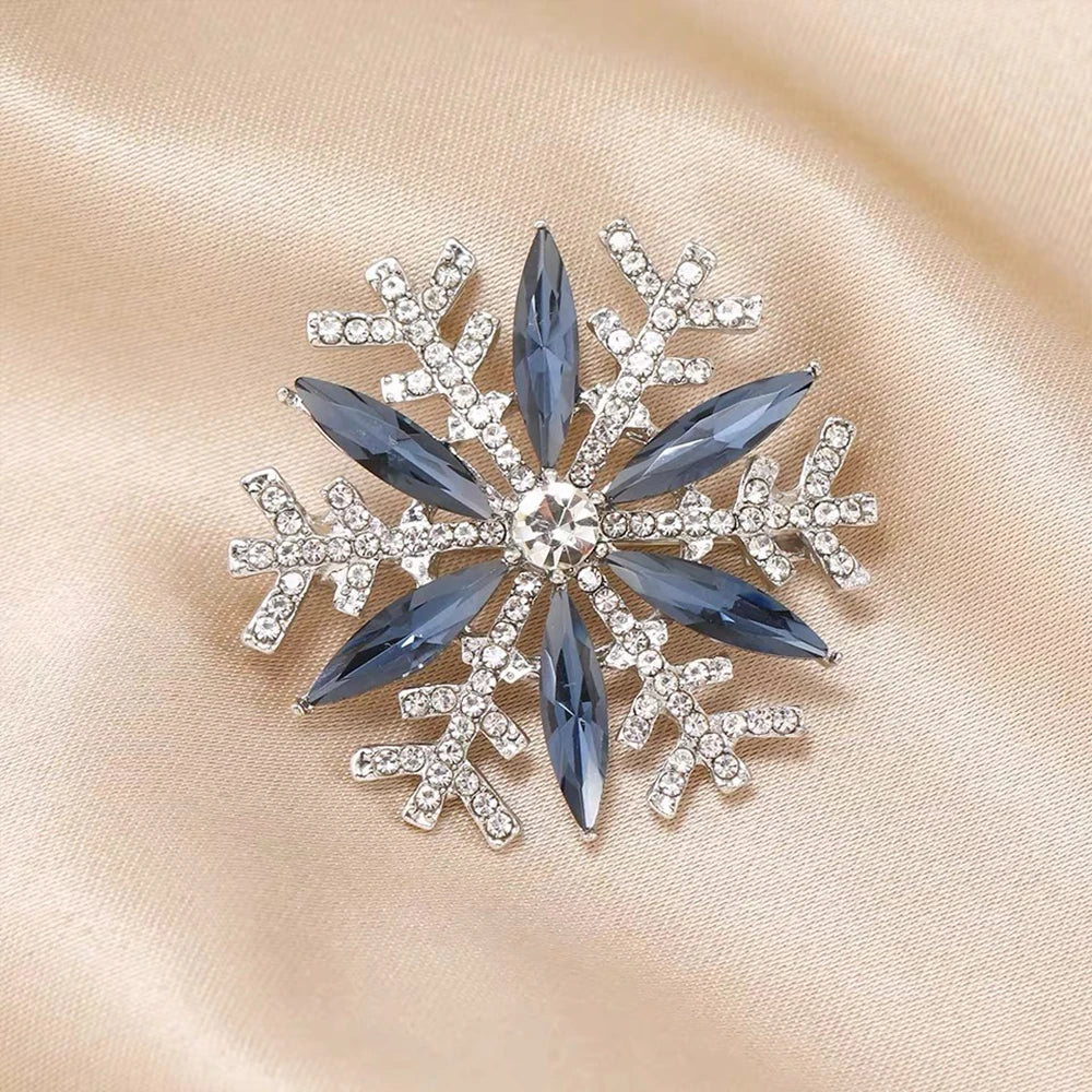 Christmas Snowflake Brooch – Blue Rhinestone Crystal Lapel Pin for Women, Festive Holiday Party Jewelry & Christmas Gift Accessory