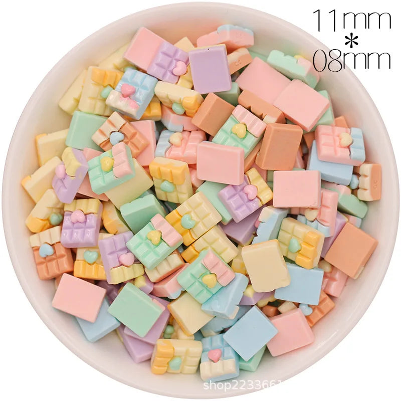 30/300pcs Mini Breloques en Résine Bonbon Fleur Amour – Mignons Accessoires de Bricolage pour Nail Art, Barrettes à Cheveux, Scrapbooking, Bijoux Faits Main et Projets Créatifs pour Enfants