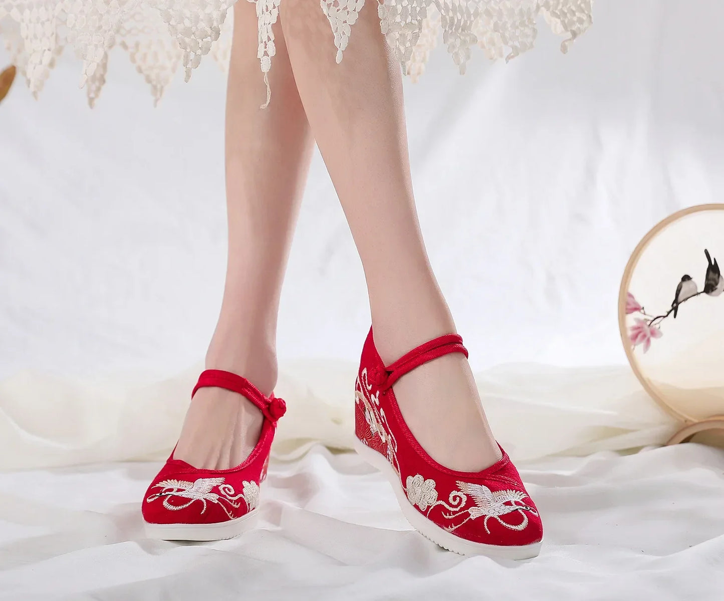 Zapatos de plataforma de lona bordados vintage para mujer – Zapatos casuales estilo étnico chino Hanfu, zapatillas sin cordones Harajuku de otoño