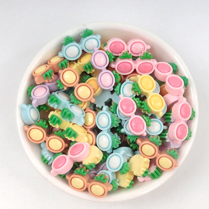 30/300pcs Mini Breloques en Résine Bonbon Fleur Amour – Mignons Accessoires de Bricolage pour Nail Art, Barrettes à Cheveux, Scrapbooking, Bijoux Faits Main et Projets Créatifs pour Enfants