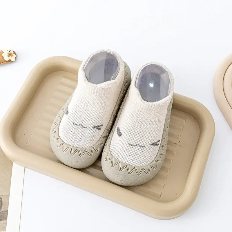 Zapatos y calcetines primeros pasos para bebés – Bonitas zapatillas de dibujos animados para bebés con suela de goma suave para niños y niñas