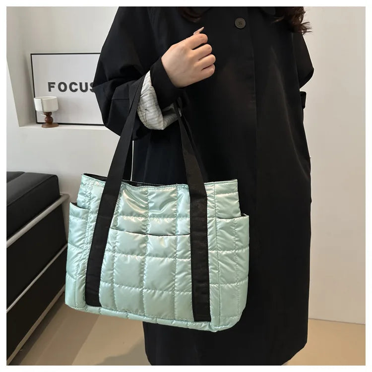 Sac à bandoulière matelassé pour femmes – Grand sac fourre-tout en nylon pour l'hiver 2025, motif en coton chaud, sac à main de voyage décontracté et tendance
