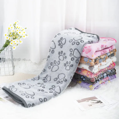 Soft Fluffy Pet Blanket – Warm Flannel Dog & Cat Sleeping Mat with Cute Paw Print Pattern, Cozy Comfortable Pet Bedding
