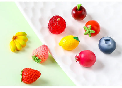 Lot de 10 mini figurines de fruits – Miniatures de fruit du dragon, noix de coco, melon d'eau, orange, pomme, banane et ananas pour la décoration de jardin miniature, les scènes de maison de poupée, les pots de plantes et les loisirs créatifs