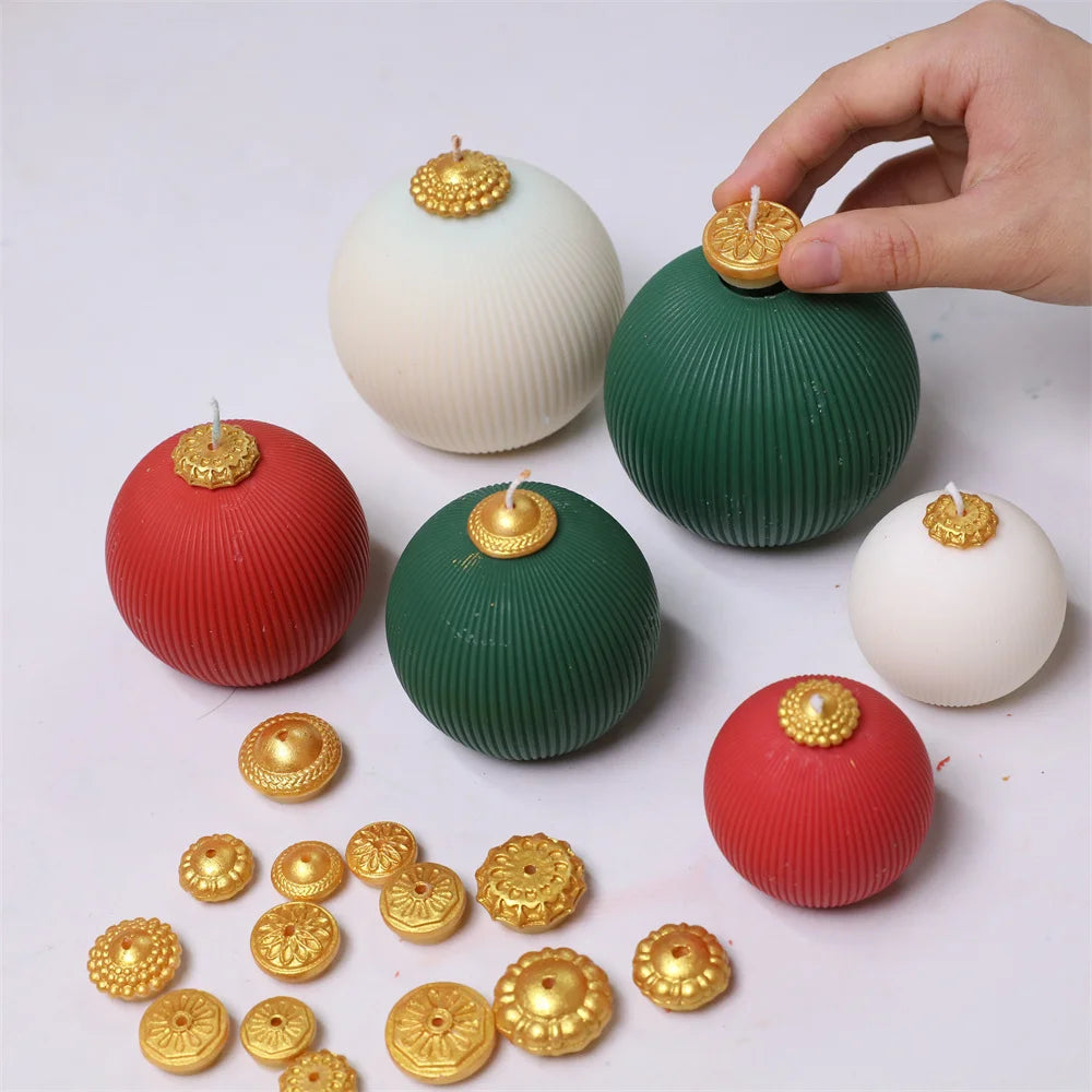 Christmas Bauble Candle Silicone Mold – DIY Scented Candle Making Mould for Xmas Gifts, Holiday Crafts & Home Decoration