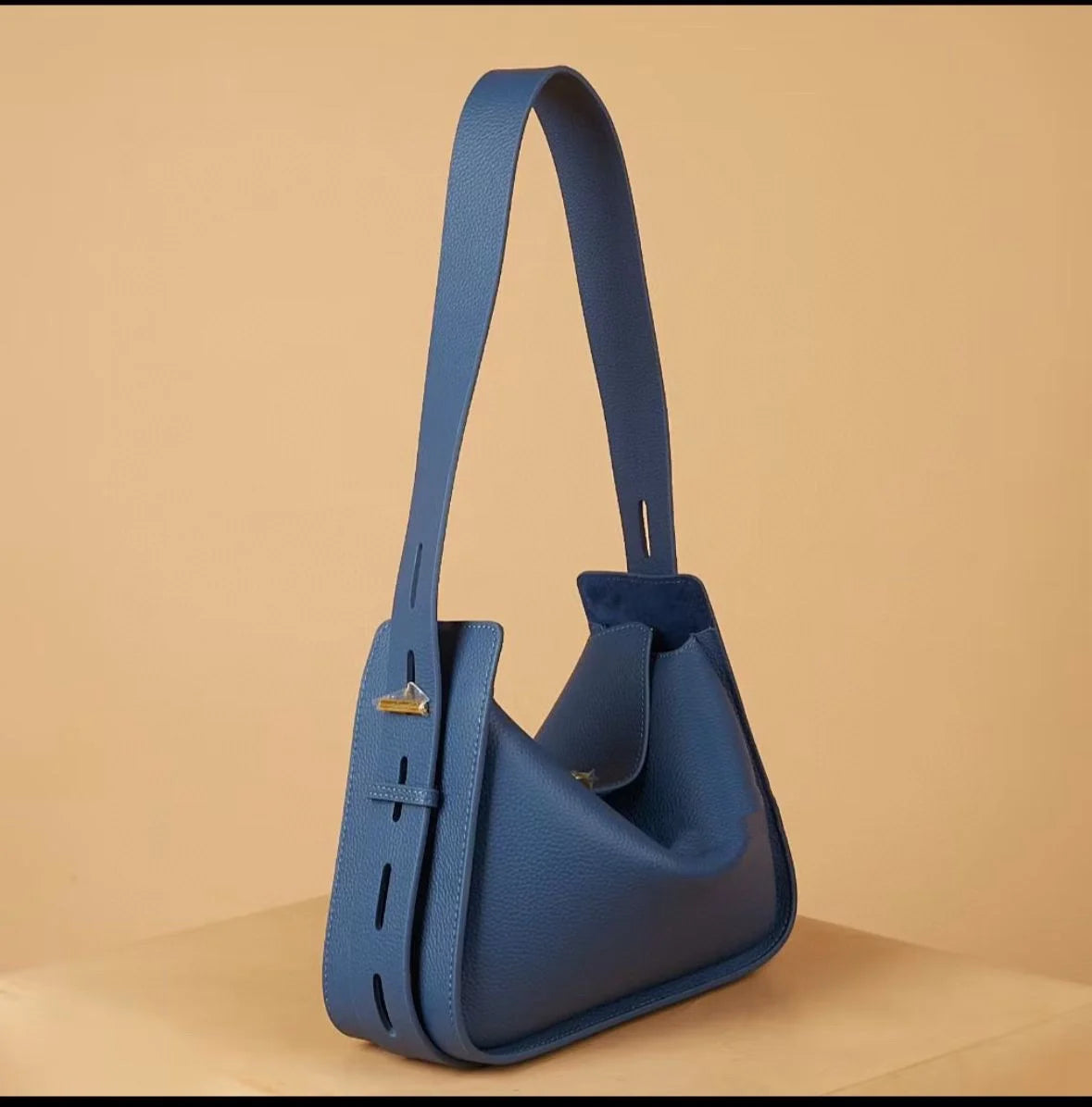 Women's Genuine Leather Shoulder Bag – Luxury Cowhide Crossbody & Underarm Tote with Large Capacity, Elegant Fashion Handbag for Everyday Use