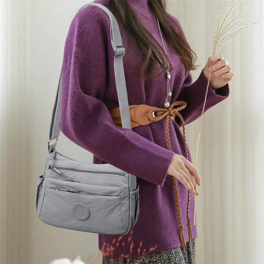 Sac bandoulière multicouche pour femme, sac à bandoulière décontracté multipoches pour les voyages, les trajets quotidiens et le shopping