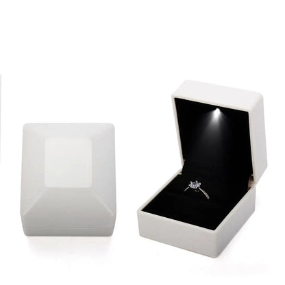 LED Velvet Jewelry Gift Box for Rings, Necklaces & Pendants – Luxury Lighted Proposal, Engagement & Wedding Display Case