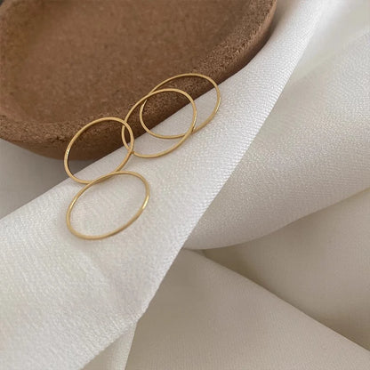 Anillo de Acero Inoxidable 316L Chapado en Oro PVD de 18K Ultrafino – Banda Apilable Minimalista de 0.5mm Resistente al Deslustre para Mujer