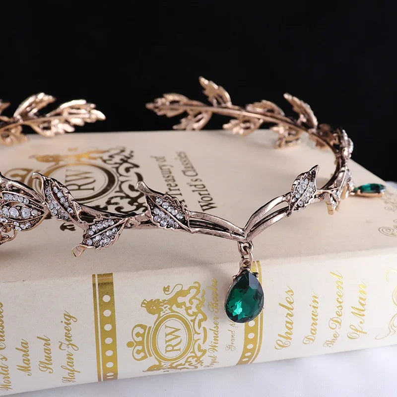 Corona de hada verde esmeralda vintage con hojas de cristal – Tocado de elfo de bronce para cosplay y disfraz de mujer