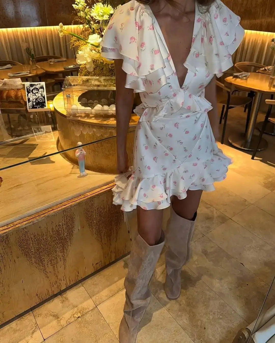 Robe mini florale à volants printemps-été 2026 pour femme – Jupe courte plissée à col en V, tenue décontractée élégante et à la mode