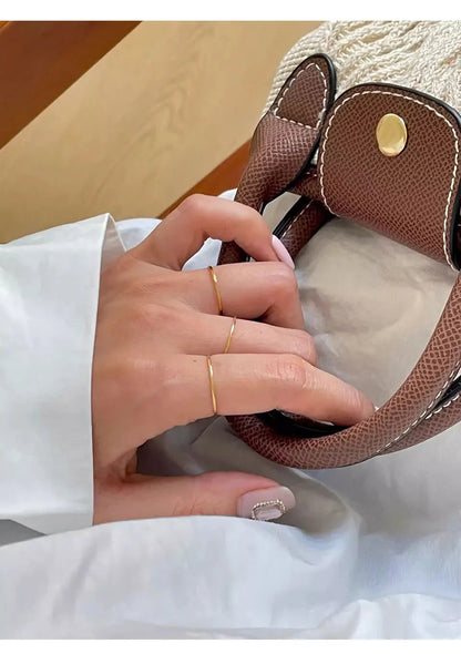 Anillo de Acero Inoxidable 316L Chapado en Oro PVD de 18K Ultrafino – Banda Apilable Minimalista de 0.5mm Resistente al Deslustre para Mujer