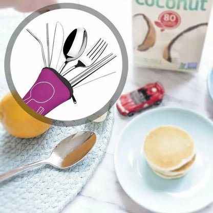 Ensemble de couverts de voyage en acier inoxydable 7 pièces – Couteau, fourchette, cuillère, baguettes et paille portables avec sac de transport pour le camping en plein air, les pique-niques, l'école et les repas quotidiens