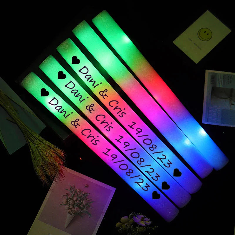 Lot de bâtons lumineux LED – 12/15/30/60 bâtons en mousse lumineux RVB colorés, tubes lumineux pour Noël, anniversaires, mariages, événements et fournitures de célébration nocturne