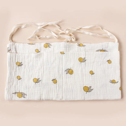 Organizador Colgante para Cuna de Bebé – Cesta de Almacenamiento para Mesita de Noche con 2 Bolsillos para Pañales, Juguetes, Ropa y Artículos Esenciales para Bebés