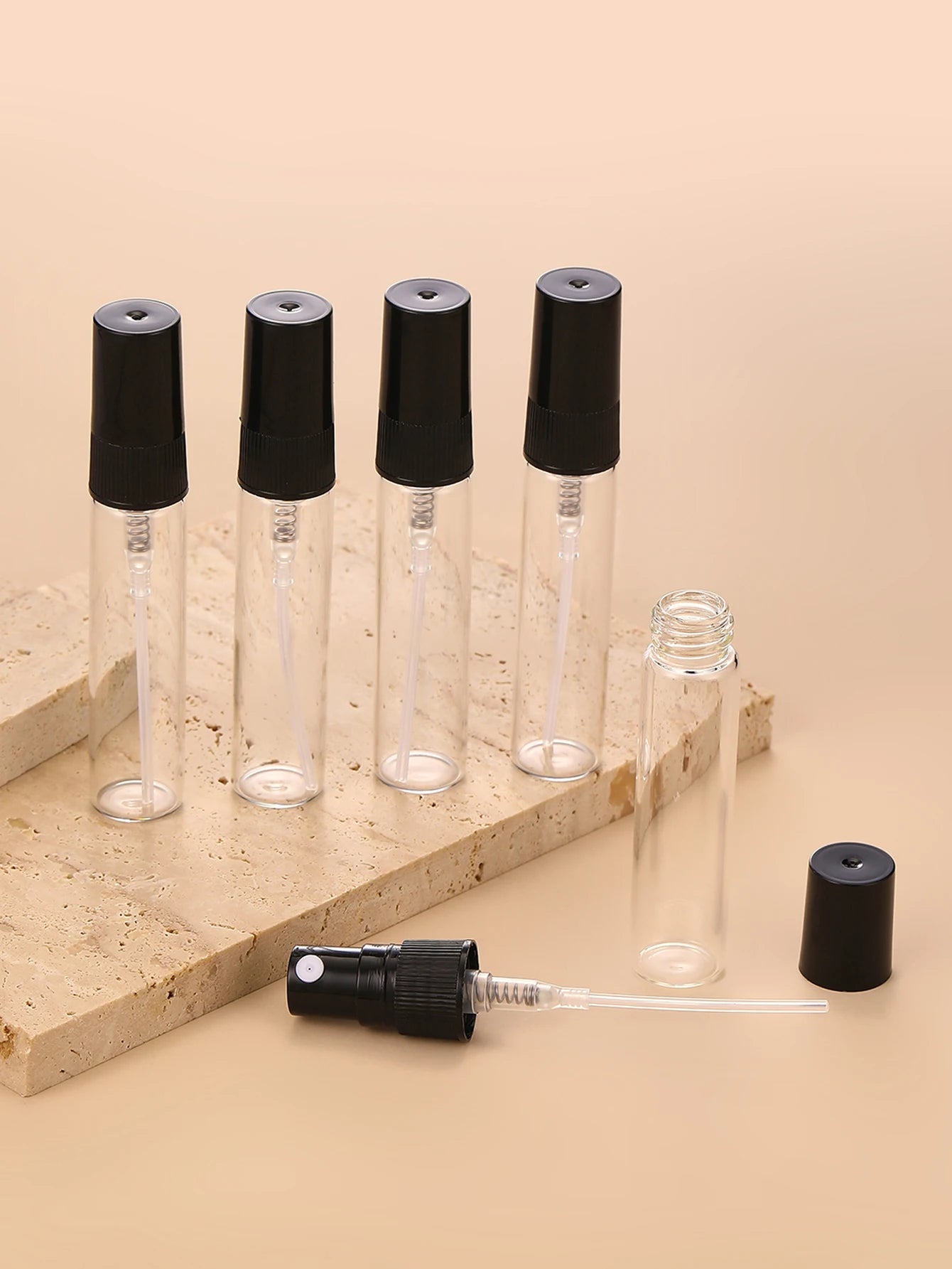 Set de 30 Botellas Pulverizadoras de Vidrio con Accesorios – Mini Botellas de Perfume Rellenables de 2/3/5/10ml con Embudo, Jeringa, Herramienta Cuentagotas y Popote para Fragancias, Aceites Esenciales y Cosméticos Caseros