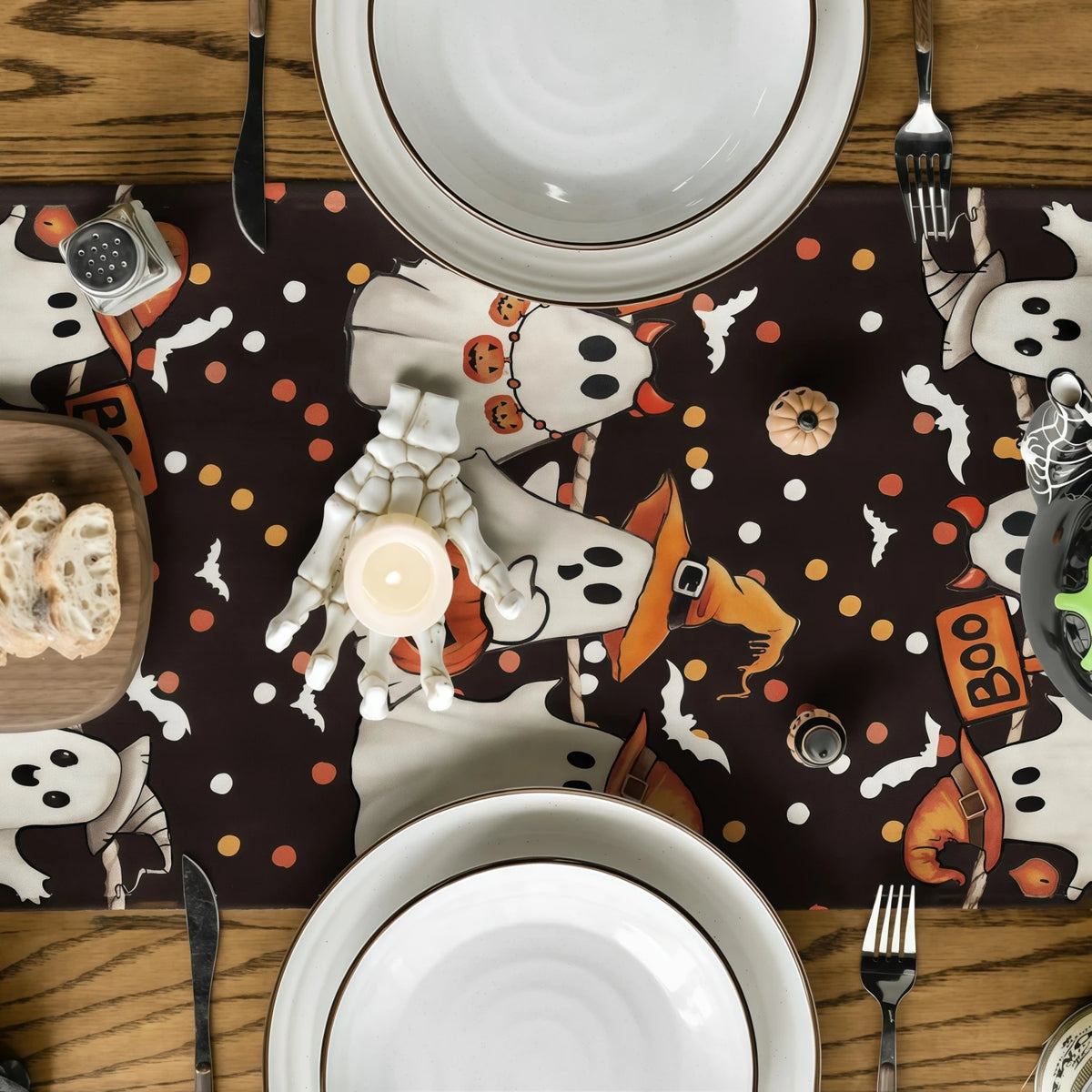 Halloween Table Runner with Ghost, Pumpkin and Black Cat Pattern, Spooky Dining Table Decor, Halloween Kitchen Tablecloth, Sideboard and Dresser Decoration, Festive Home Party Ornament