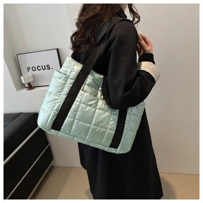 Sac à bandoulière matelassé pour femmes – Grand sac fourre-tout en nylon pour l'hiver 2025, motif en coton chaud, sac à main de voyage décontracté et tendance