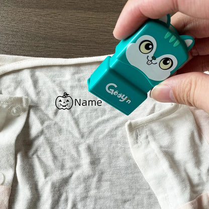 Sello personalizado con nombre para niños – Marca de nombre impermeable para ropa de guardería, útiles escolares, etiquetas Montessori y accesorios de regalo