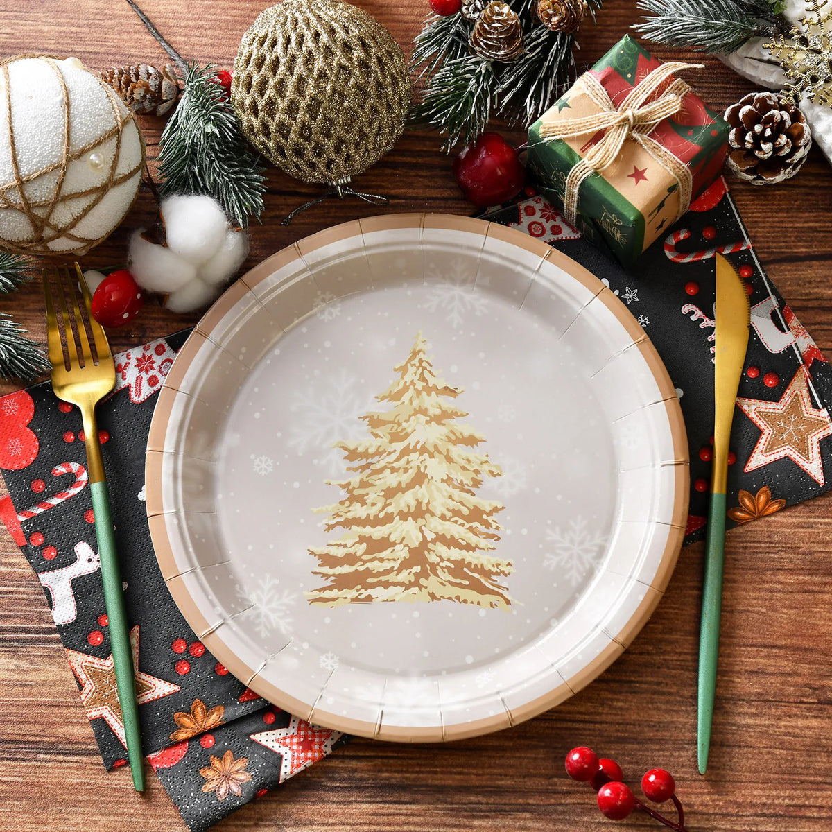 9-Inch Merry Christmas Paper Plates – Santa Claus, Christmas Tree & Elk Round Disposable Plates for Xmas Party & Table Decor