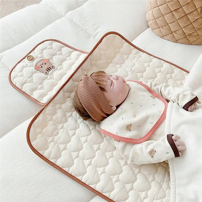 Matelas à Langer Pliable Imperméable – Tapis à Langer de Voyage Portable pour Nouveau-nés avec Design Respirant et Anti-fuites