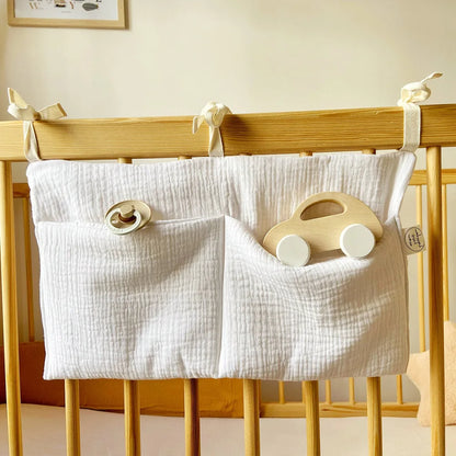 Organizador Colgante para Cuna de Bebé – Cesta de Almacenamiento para Mesita de Noche con 2 Bolsillos para Pañales, Juguetes, Ropa y Artículos Esenciales para Bebés