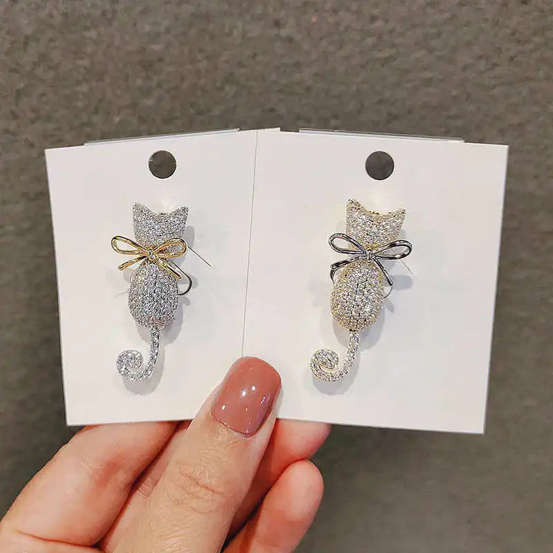 Rhinestone Cat Brooch Pin for Women & Men – Exquisite Cartoon Animal Fashion Jewelry for Party, Casual Clothing & Gift Accessories