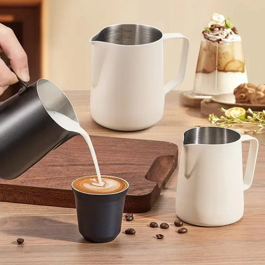 Jarra para espumar leche de acero inoxidable de 350 ml/600 ml con escala medidora – Jarra profesional de barista para hacer espuma de latte y café