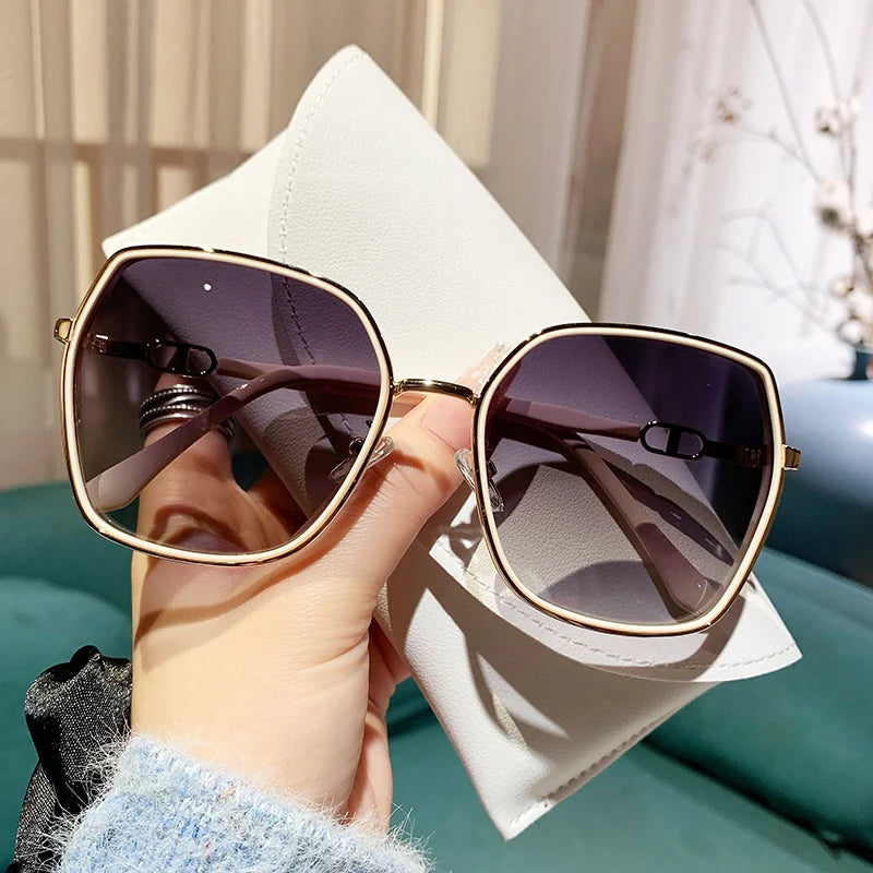 Women's Polarized Sunglasses – Oversized Retro Square Frames with UV400 Protection & Gradient Lenses, Stylish Fashion Eyewear