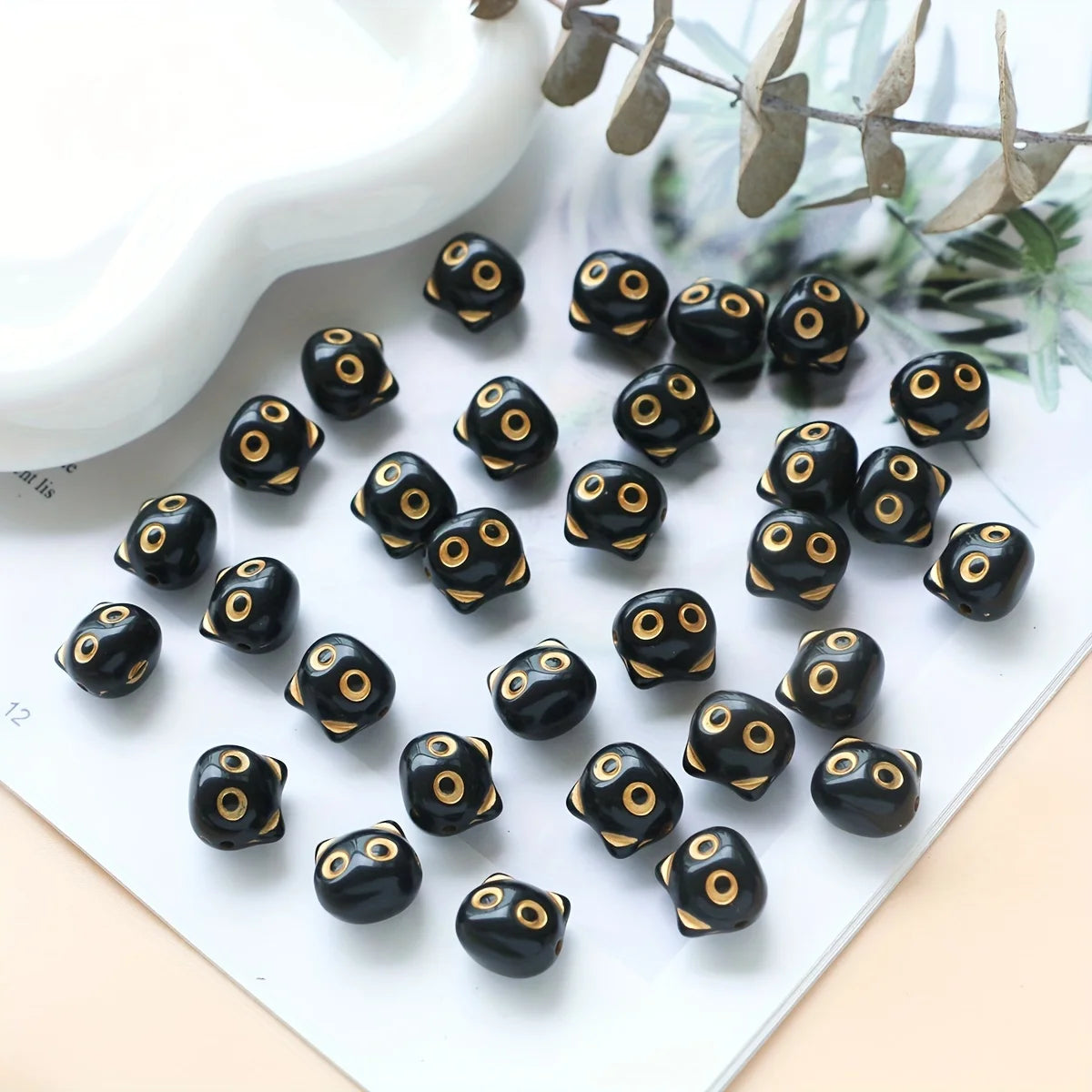 30 perles mignonnes en forme de tête de chat – Adorables perles d'animaux pour la fabrication de bijoux, boucles d'oreilles, colliers, bracelets, porte-clés et créations artisanales
