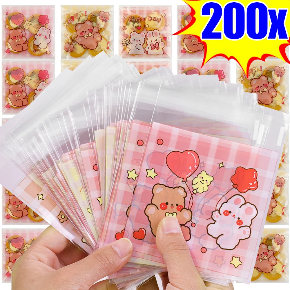 100/200PCS Cute Bear Self-Adhesive Treat Bags for Cookies, Candy, Biscuits, Snacks, Wedding Favors & Gift Packaging