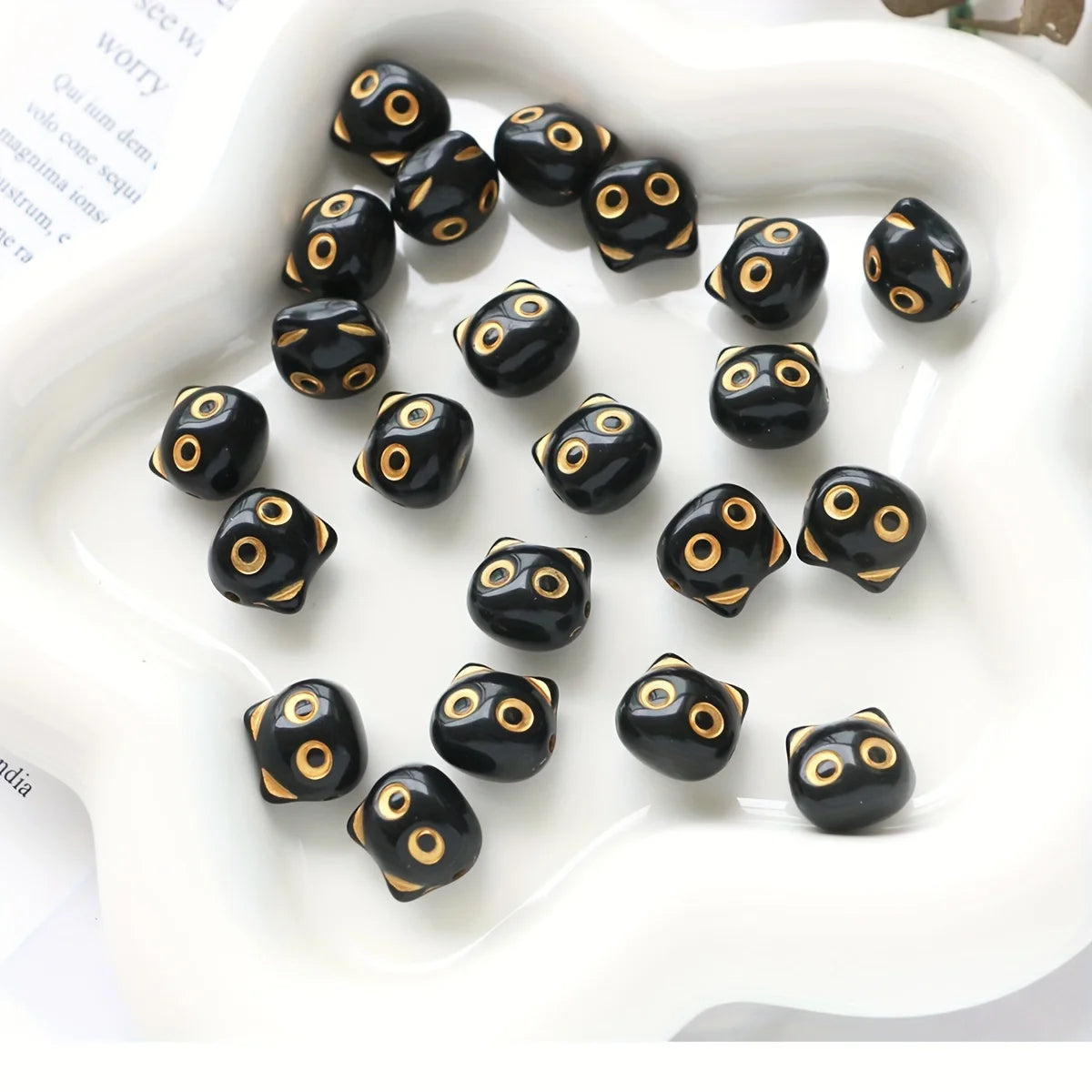 30 perles mignonnes en forme de tête de chat – Adorables perles d'animaux pour la fabrication de bijoux, boucles d'oreilles, colliers, bracelets, porte-clés et créations artisanales