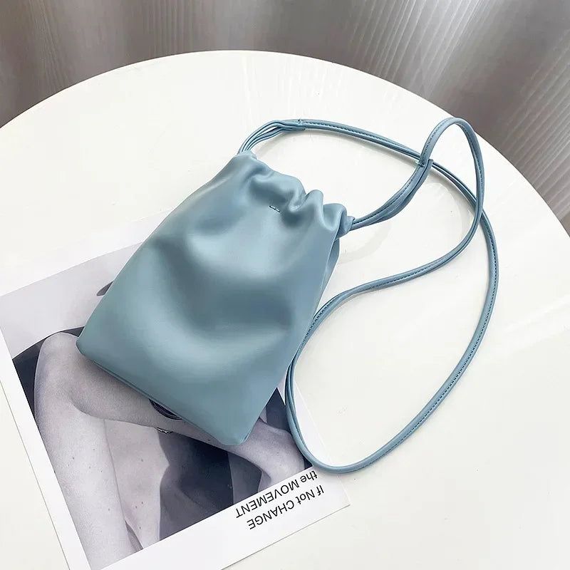 Sac à main en cuir PU pour femmes – Sac à bandoulière et bandoulière grande capacité avec rabat solide, pochette pour téléphone portable