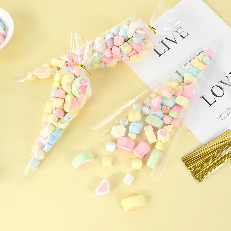 50 bolsas de celofán transparentes con forma de cono – Bolsas de plástico transparentes para palomitas, dulces, baby shower, regalos de boda y empaques de regalo
