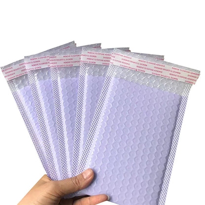 Lot de 50 enveloppes à bulles violettes – Enveloppes matelassées auto-adhésives pour un emballage, un envoi et des commandes e-commerce sécurisés