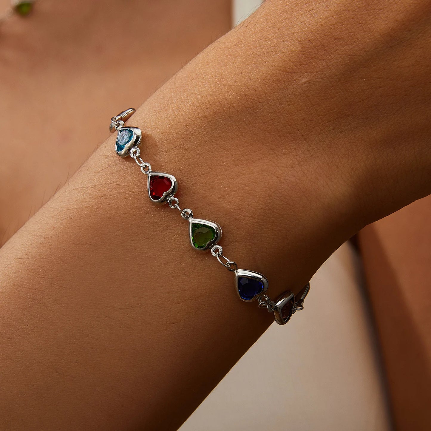 Elegante Pulsera de Zirconia de Cristal Rojo – Pulsera de Cadena Metálica con Corazón Colorido para Mujer, Boda, Fiesta y Joyería de Regalo