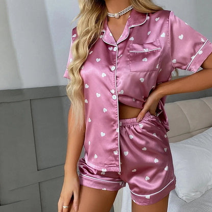 Conjunto de pijama de satén con estampado de corazones para mujer – Pijama de 2 piezas de manga corta con botones y pantalón largo, ropa de casa suave