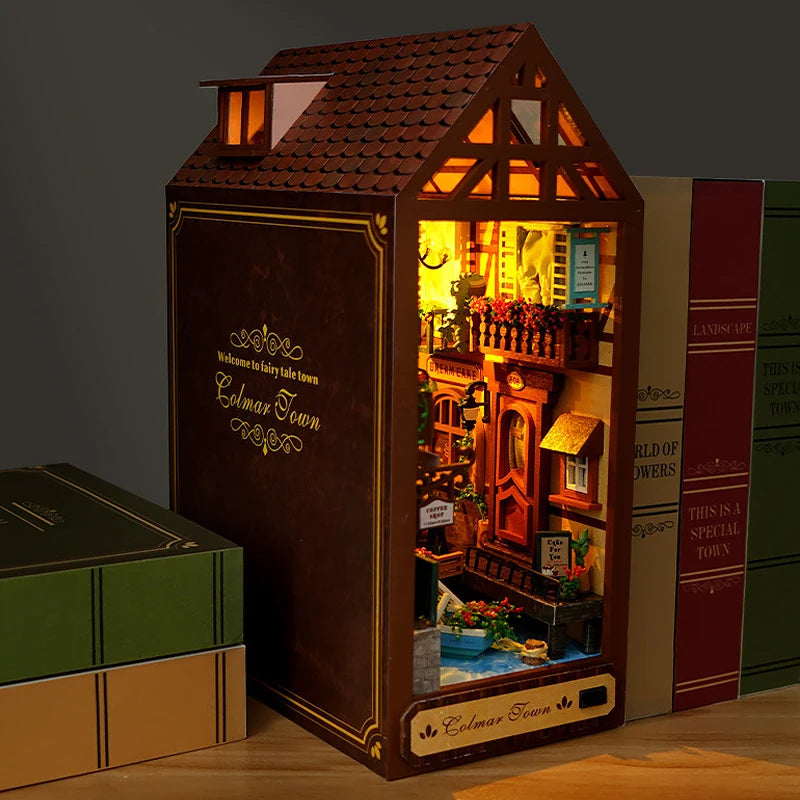 Kit de book nook à fabriquer soi-même – Maquette de maison de poupée miniature en bois à insérer dans une étagère pour adultes, loisirs créatifs et décoration d'intérieur