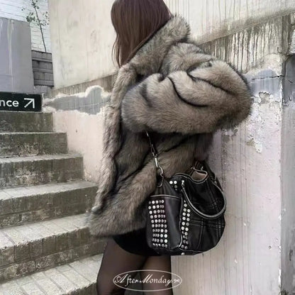 Women’s Retro Rivet Tote Bag – 2026 Fashion Motorcycle Handbag, Large Capacity PU Shoulder Bag with Detachable Strap, Vintage Style Purse for Daily Commuting, Travel & Casual Outfits