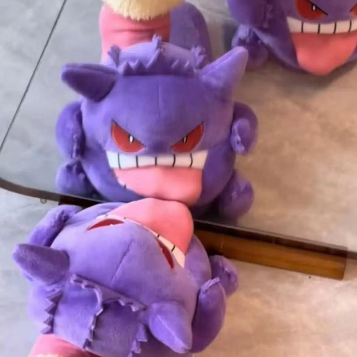 Chaussons en peluche Gengar Pokémon – Chaussures d'intérieur d'hiver chaudes antidérapantes au design de langue amusant de dessin animé