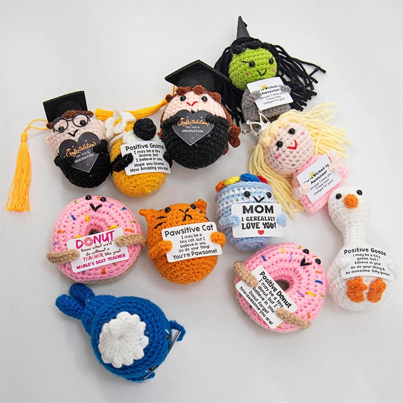 Poupée à énergie positive tissée à la main – Figurine en crochet de légumes et d'animaux avec carte de câlins, cadeau de festival fait à la main et artisanat de décoration intérieure créatif