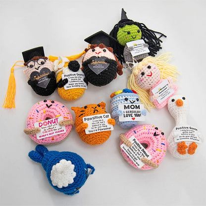 Poupée à énergie positive tissée à la main – Figurine en crochet de légumes et d'animaux avec carte de câlins, cadeau de festival fait à la main et artisanat de décoration intérieure créatif