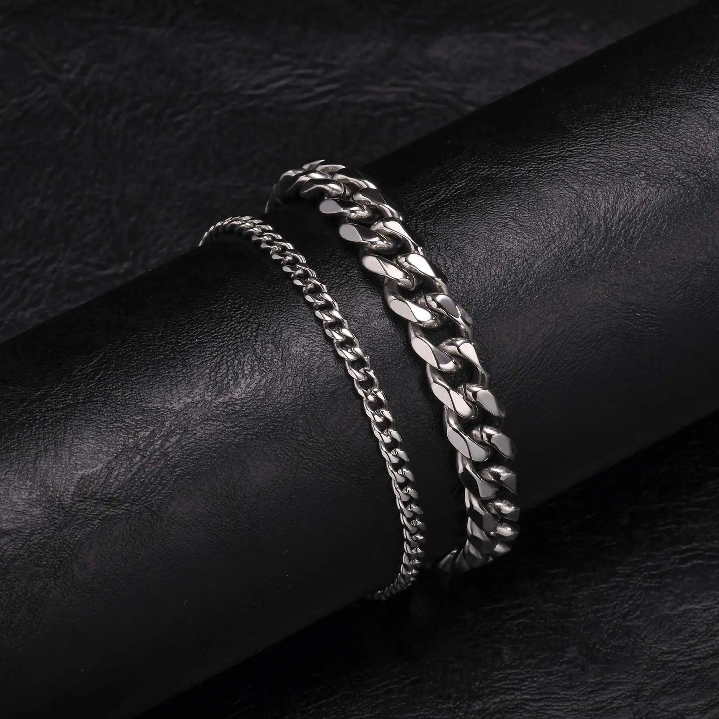2-Piece Men's Chain Bracelet Set – Stainless Steel Twist Rope & Cuban Link Wristbands in Silver, Gold & Black | Fashion Jewelry Gift