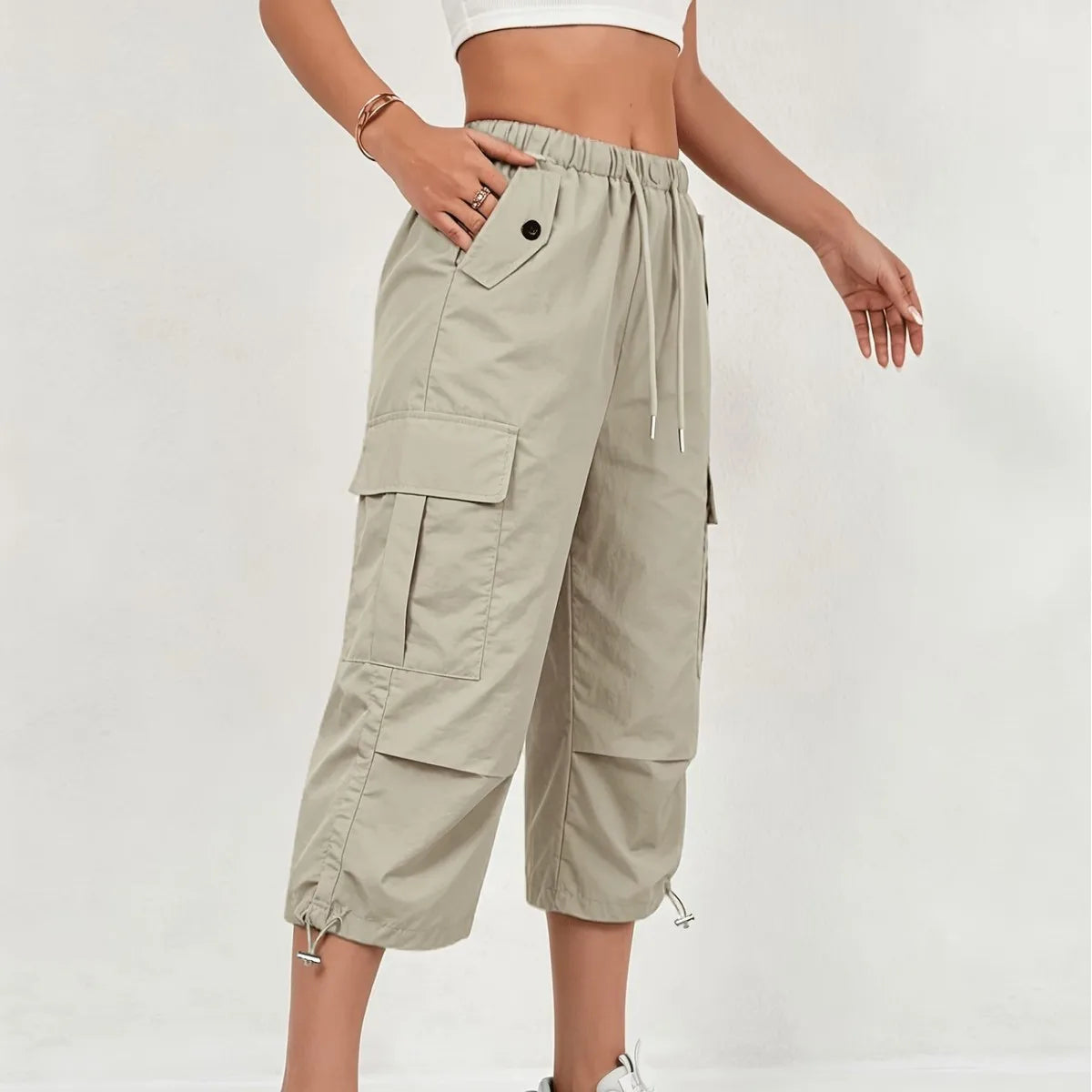 Women's Lightweight Cargo Pants – Quick-Dry Knee-Length Athletic Trousers with Multiple Pockets, Casual Outdoor & Sportswear